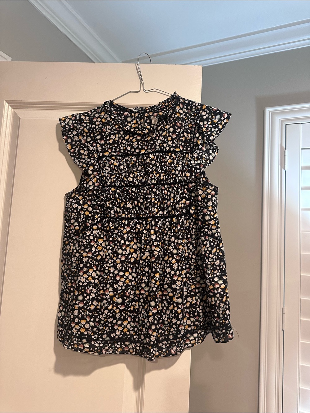 Rails Black Floral Ruffle Shell Top